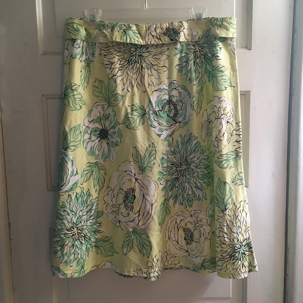 3/$15 New York & Company Floral Skirt / Size 12 - Picture 2 of 6